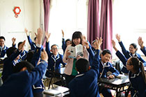 操女孩小嫩逼的视频君谊中学“新初中”